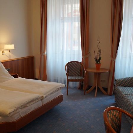 Hotel Goldener Löwe Waldheim Zimmer foto