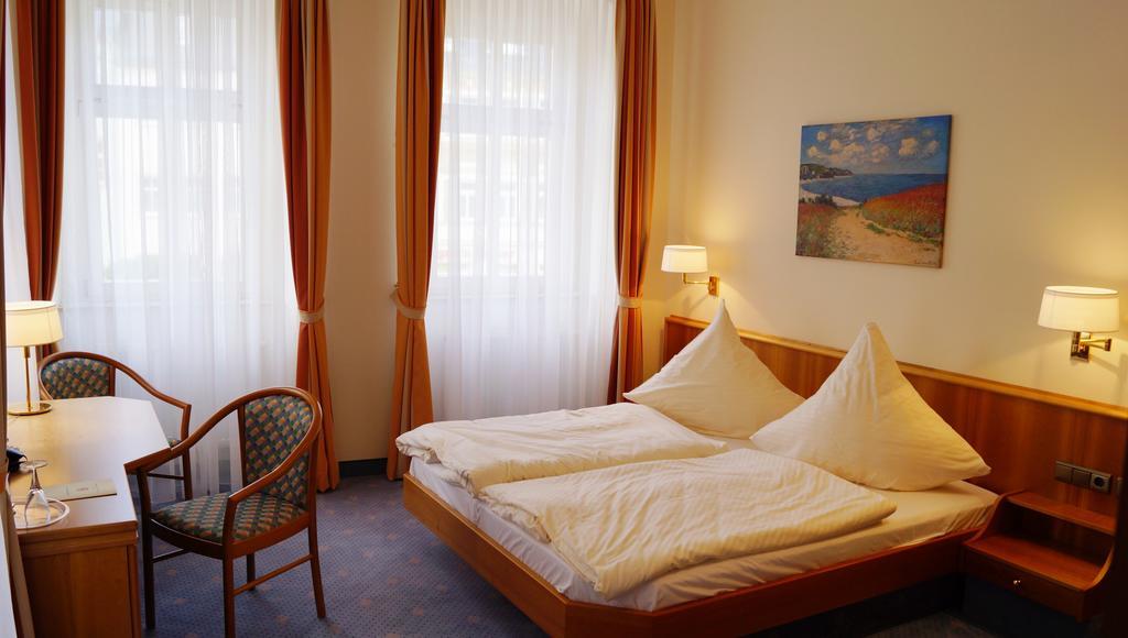 Hotel Goldener Löwe Waldheim Zimmer foto