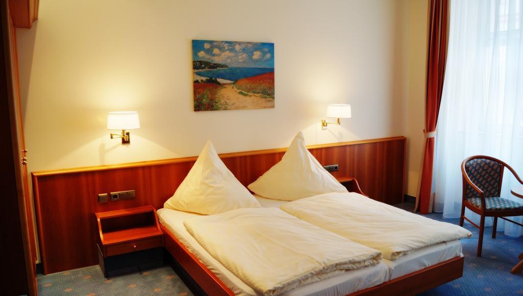 Hotel Goldener Löwe Waldheim Zimmer foto
