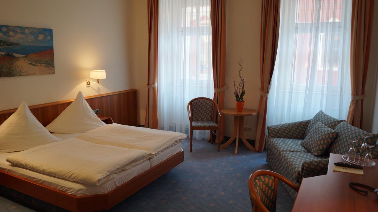 Hotel Goldener Löwe Waldheim Zimmer foto